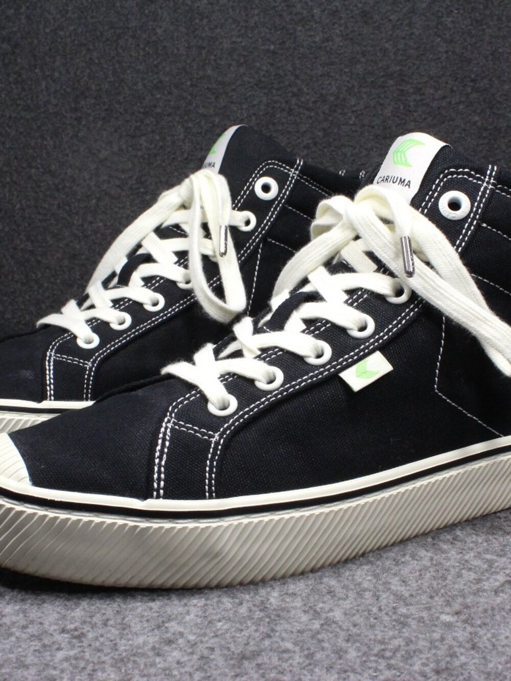 Cariuma OCA High Contrast Stripe Organic Canvas Black Mens Size 7.5 Womens 9